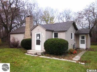 6813 N Winans Rd, Alma, MI 48801