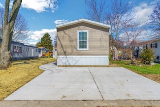 43456 Normandy Ave Unit 585, Sterling Heights, MI 48314