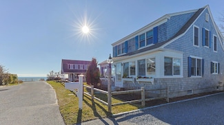 8 Wyndemere Bluffs Rd, Harwich Port, MA 02646