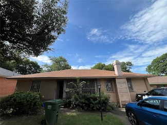 4446 Preston Cir, Dallas, TX 75211