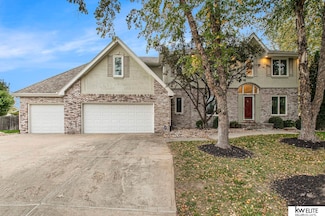 13518 Decatur Cir, Omaha, NE 68154