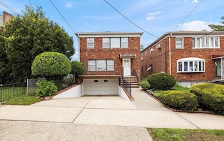 28-10 150th St, Flushing, NY 11354
