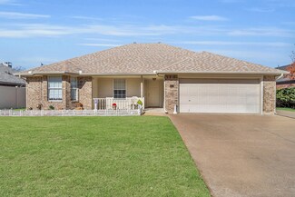 223 Modene Ave, Waxahachie, TX 75165