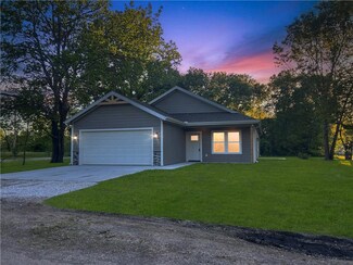 700 S St Charles St, Holden, MO 64040