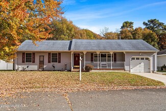 305 Bayside Pkwy E, Lacey Township, NJ 08731