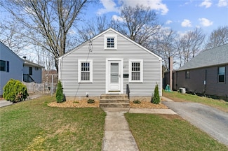 21 Riverside Ave, Johnston, RI 02919