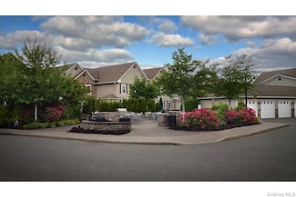 1617 Dolphin Ln Unit 1617, Holbrook, NY 11741