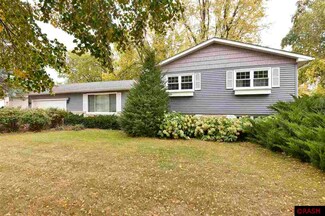 909 8th Ave NW, Waseca, MN 56093