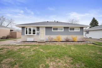 N88W15180 Cleveland Ave, Menomonee Falls, WI 53051