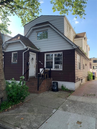 15205 79th Ave, Flushing, NY 11367