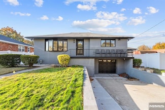 1107 Fairview Ln, Fort Lee, NJ 07024