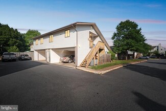 4115 Meadowland Ct Unit CT 8, Chantilly, VA 20151