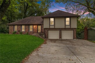 4504 NW Pawnee Dr, Riverside, MO 64150