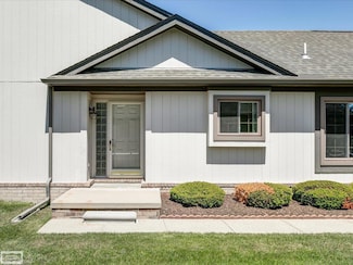 13407 Highland Cir, Sterling Heights, MI 48312