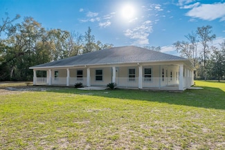 574 NE 743rd St, Old Town, FL 32680