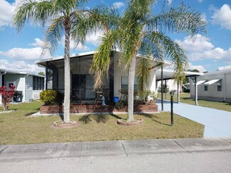 15726 Breezy Point Dr Unit 137, North Fort Myers, FL 33917