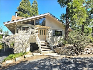 943 Grass Valley Rd, Lake Arrowhead, CA 92352
