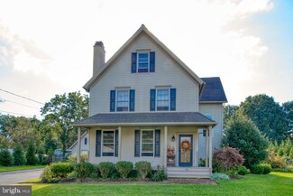 416 Broad St, Elmer, NJ 08318