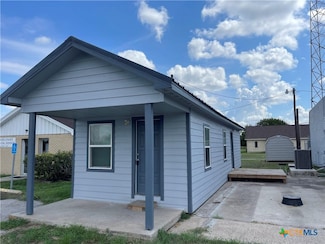 13067 Texas 172, La Ward, TX 77970