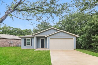 304 Outboard Dr, Gun Barrel City, TX 75156