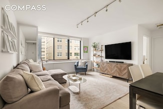 330 E 75th St Unit 3L, New York, NY 10021