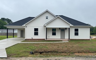 106 Cunningham Dr, Ripley, MS 38663