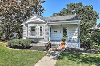 21 Massachusetts Ave, Warwick, RI 02888