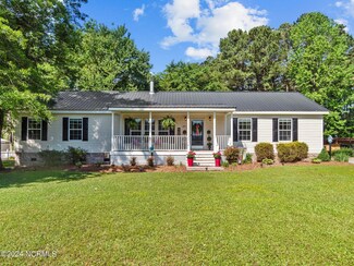 340 Batchelor Bay Rd, Wallace, NC 28466