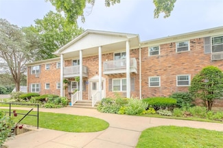3 Fair Harbor Dr Unit 3, Patchogue, NY 11772