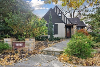 1253 Cedar Lake Rd S, Minneapolis, MN 55416