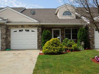 197 Cambria Hill Dr, Tarentum, PA 15084