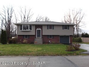 14 Oak Dr, Mountain Top, PA 18707