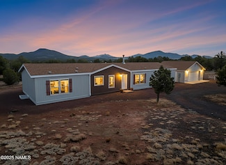 185 E Hummingbird Ln, Williams, AZ 86046