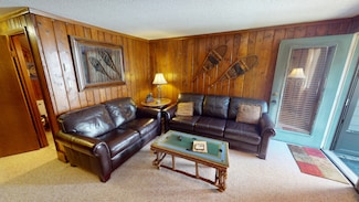 30 Tree Top St, Dunmore, WV 24934