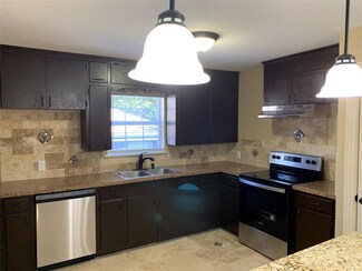 1823 Danube Dr, Dallas, TX 75203
