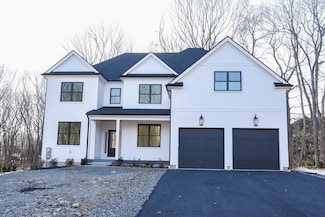 32 Olde Colony Dr, Shrewsbury, MA 01545