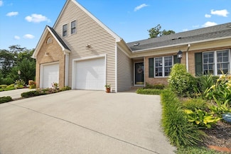 35 Hickory Nut Ln, Staunton, VA 24401