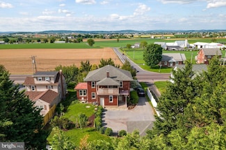 466 E Main St, Leola, PA 17540