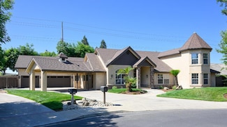 339 E Oak View Ave, Visalia, CA 93277