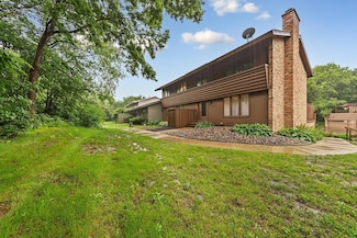 21 Walden St, Burnsville, MN 55337
