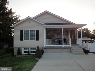 7960 Marion Ave, Pasadena, MD 21122
