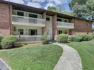 103 Oakwood Place, Hendersonville, NC 28792
