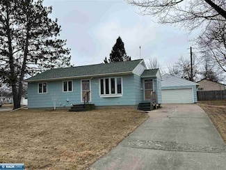 336 Arlington Rd, Hoyt Lakes, MN 55750