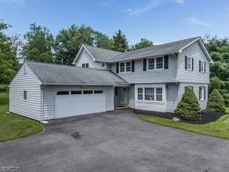 4 Orchid Place, Lebanon, NJ 08833