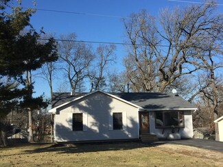 302 W Broadway St, McHenry, IL 60050