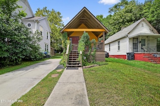 1217 University Ave, Knoxville, TN 37921
