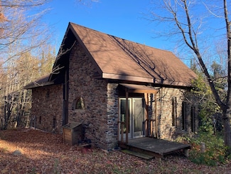 192 W Deeryard Lake Rd, Lutsen, MN 55612