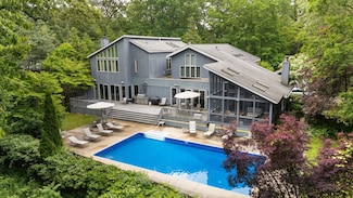 50102 Alpine Blvd, New Buffalo, MI 49117