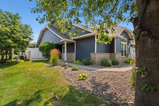 407 Hickory Ln N, Saint Paul, MN 55128