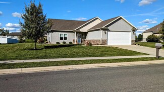308 Salman Dr, Warsaw, IN 46580